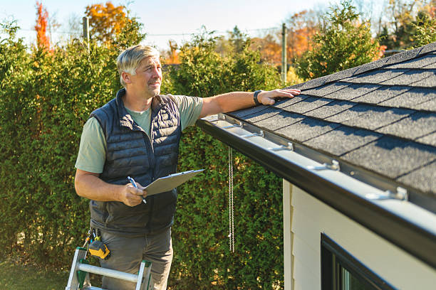 Professional Roofing technician working in Strafford, MO